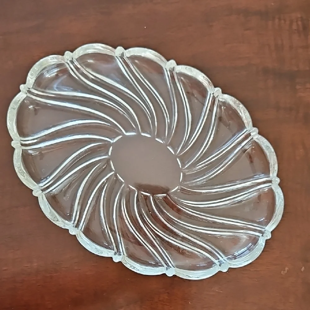 Mikasa Peppermint Swirl Glass Dish